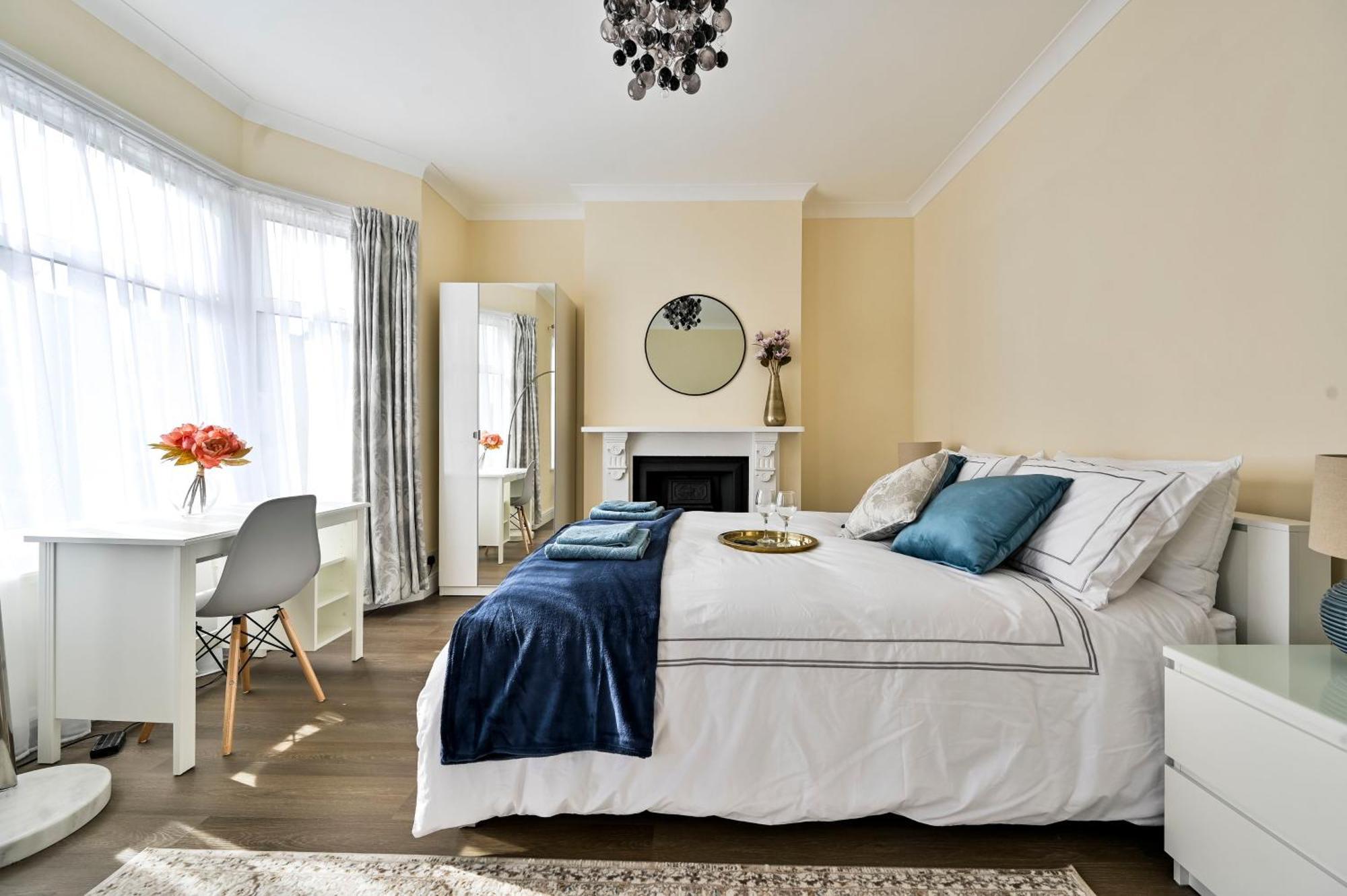 A Two Bedroom A Stride Away From Meridian Greenwich London Exterior foto